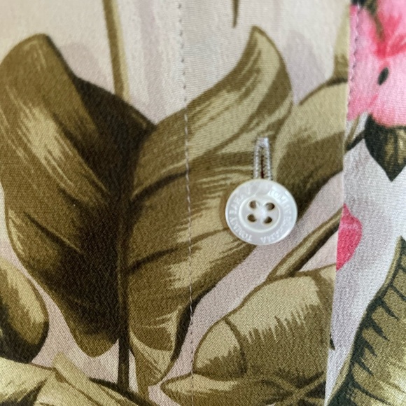 Tommy Bahama vintage pattern silk camp shirt - Picture 4 of 8